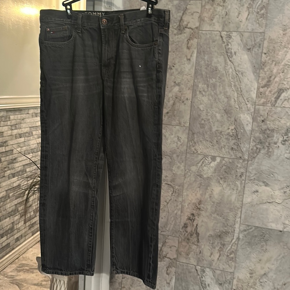 Used men’s size 36x30 Tommy Hilfiger black denim jeans